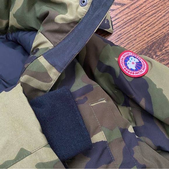 Women’s Canada Goose Camouflage Jacket - size L - Picture 6 of 12